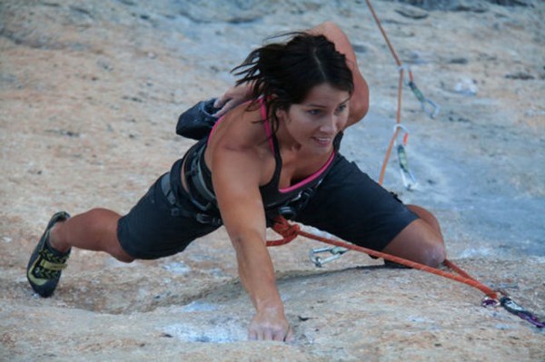 girls-and-rock-climbing-equals-good-time012