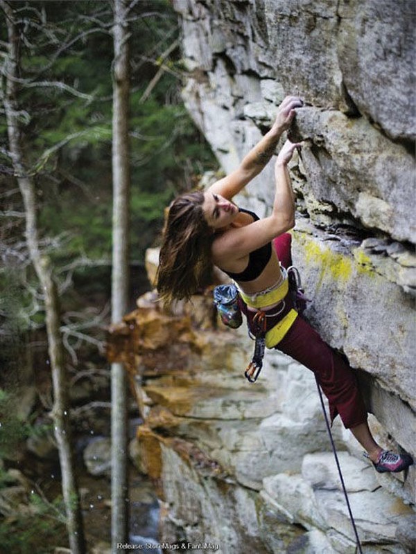 girls-and-rock-climbing-equals-good-time022