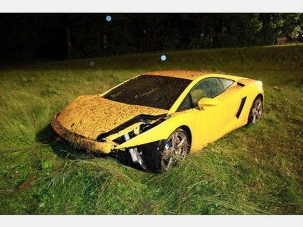 luxury-and-sports-car-wrecks-0017