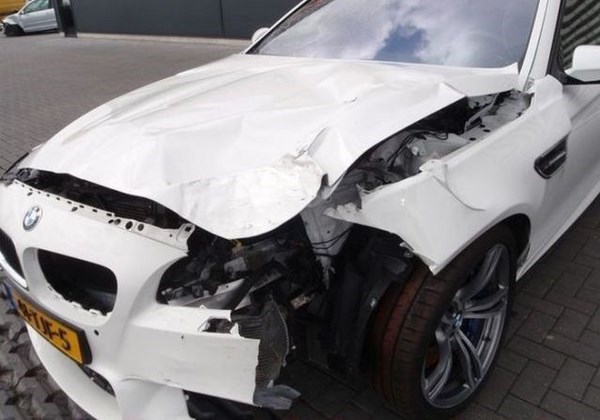 luxury-and-sports-car-wrecks-007