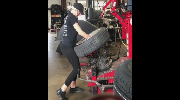 Mens Mag Daily Miss Yoga Pants Mechanic Will Inflate More Than Just