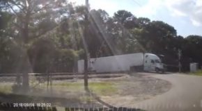 Raw : Train Crashes Into Tractor Trailer in Virginia