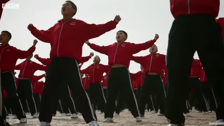 Mens Mag Daily Shaolin Kung Fu Training Spectacular Display Caught