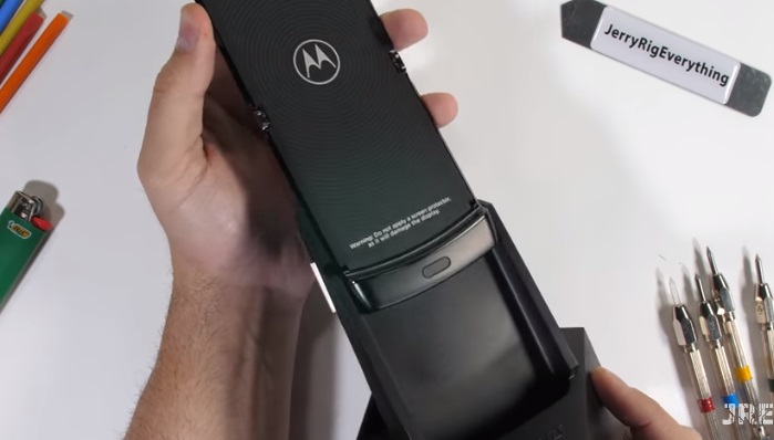 motorola razr flip phone 2020