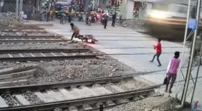 Scary Train Crossing Incident That Will Leave Your Blood Running Cold