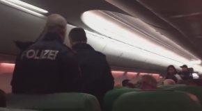 Dude’s Farts Were So Bad It Caused an Emergency Landing For Flight