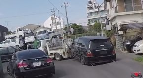 Kansai Shorty- Tow Truck Ruins a Car