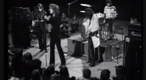 That Time When Robert Plant Introduced Led Zeppelin To The World!