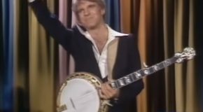 Steve Martin Makes A Surprise Entry Into Tonight Show With Johnny Carson!