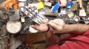 This Engineer Built Himself Four Mechanical Fingers To Replace His Missing Fingers!