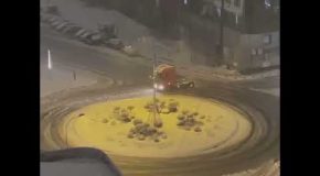 Truck Drifts Around In The Snow!