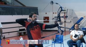 Amazing Archer Stops Shooting Arrow When Opponent’s Gear Malfunctions!