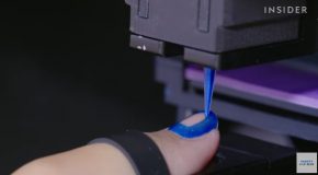 The Robots That Perfectly Paints Your Nails In Minutes!
