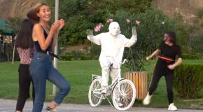 Really Funny Human Statue Pranks