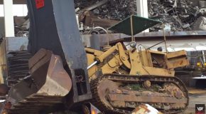 Old Bulldozer Gets Scrapped By A VTN Scrap Shear CI7000