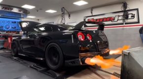 Nissan GTR R35 With Massive Pops And Bangs