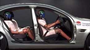 Car crash test comparison of belted and unbelted passengers