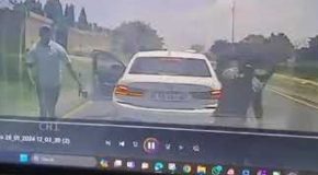 Skilled driver manages to escape a group of carjackers