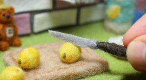 Incredible miniature stopmotion animation of making lemonade