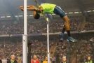 Incredible high jumper sets the world record at 2.46 m!